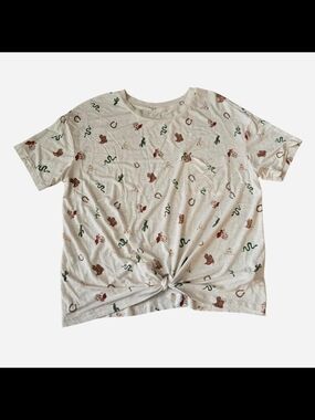 No Boundaries Cream Western Motif Knot Front Crop Tee